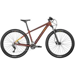 A Bicicleta Bergamont Revox 7 CU tem tem Quadro em Alumínio, Suspensão Rock Shox Judy Silver TK, Shimano Cues 2x11VL e Travões Shimano hidráulicos BR-MT200.