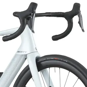 A Bicicleta Elétrica SCOTT Fastlane 10 tem bateria interna até 290 Wh, Quadro em Carbono HMX e transmissão Shimano Ultegra Di2 Disc 24 VL.