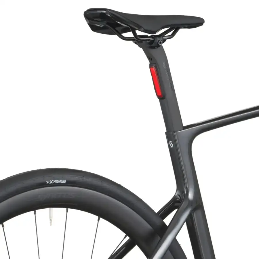A Bicicleta Elétrica SCOTT Fastlane 20 tem bateria interna até 290 Wh, Quadro em Carbono HMX e transmissão Shimano 105 Di2 Disc 24 VL.