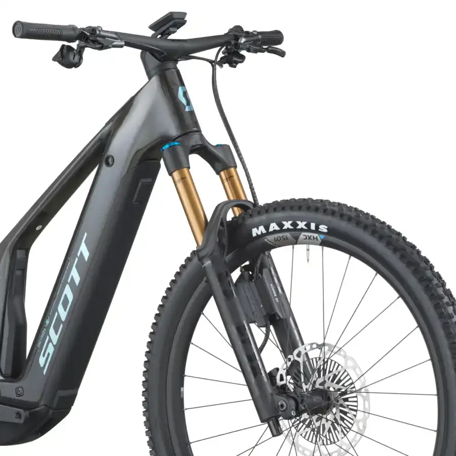 A Bicicleta Elétrica SCOTT Patron 900 Ultimate  tem Quadro em Carbono e Triângulo Alloy, Transmissão SRAM X0 AXS 12 VL e Motor Bosch CX com bateria até 800Wh.