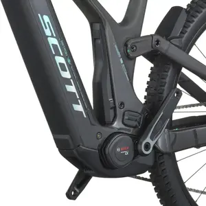 A Bicicleta Elétrica SCOTT Patron 900 Ultimate  tem Quadro em Carbono e Triângulo Alloy, Transmissão SRAM X0 AXS 12 VL e Motor Bosch CX com bateria até 800Wh.
