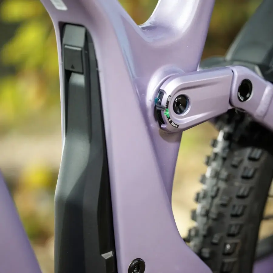 Descubra a Bicicleta Elétrica SCOTT Patron 910 com suspensão Fox, Transmissão SRAM AXS de 12VL e Travões de disco Shimano Deore.