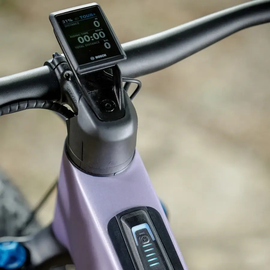 Descubra a Bicicleta Elétrica SCOTT Patron 910 com suspensão Fox, Transmissão SRAM AXS de 12VL e Travões de disco Shimano Deore.