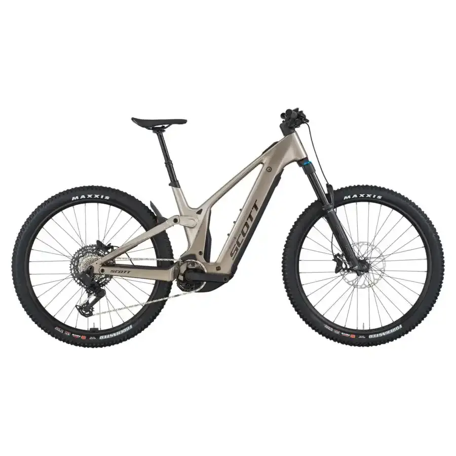 A Bicicleta Elétrica SCOTT Patron 910 tem Quadro em Carbono e Triângulo Alloy, Transmissão SRAM S1000 AXS 12 VL e Motor Bosch CX com bateria até 800Wh.