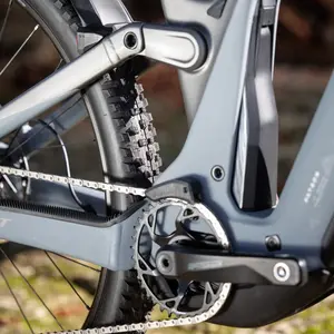 Descubra a Bicicleta Elétrica SCOTT Patron 910 com suspensão Fox, Transmissão SRAM AXS de 12VL e Travões de disco Shimano Deore.