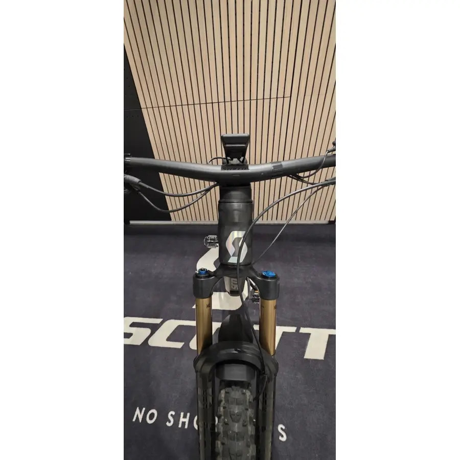 A Bicicleta SCOTT Patron eRIDE 900 Tuned INT Serviço tem Bosch CX até 750Wh e Quadro em Carbono.