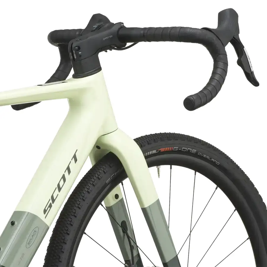 BICICLETA ELÉTRICA SCOTT SOLACE GRAVEL 30 SCOTT SOLACE GRAVEL 30: e-gravel com foco em assistência discreta e conforto, para ir mais longe em estrada e gravel com sensação natural. Mais controlo.