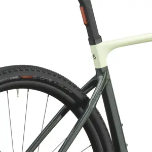 BICICLETA ELÉTRICA SCOTT SOLACE GRAVEL 30 SCOTT SOLACE GRAVEL 30: e-gravel com foco em assistência discreta e conforto, para ir mais longe em estrada e gravel com sensação natural. Mais controlo.