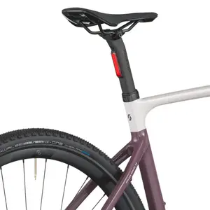 A Bicicleta Elétrica SCOTT Solace Gravel 30 tem bateria interna até 520 Wh, Quadro em Carbono HMX e transmissão SRAM APEX XPLR AXS Disc 12 VL.