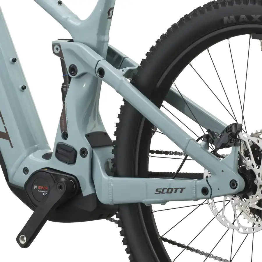 SCOTT STRIKE 30: e-MTB confortável com foco em tração e confiança, para trilhos, passeios longos e terreno misto com apoio elétrico. Boa para pedalar mais.