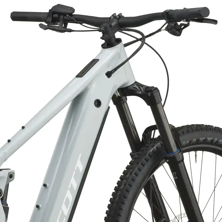 SCOTT STRIKE 40: e-MTB confortável com foco em tração e confiança, para trilhos, passeios longos e terreno misto com apoio elétrico. Boa para pedalar mais.
