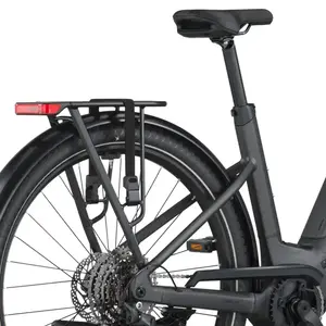 A Bicicleta Elétrica SCOTT Sub Sport 10 Wave tem Quadro em Alloy, Transmissão Shimano CUES 10 VL, um motor Bosch Perf PX e uma bateria de 800 Wh.