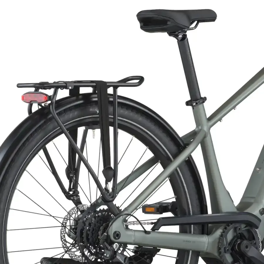 A Bicicleta Elétrica SCOTT Sub Sport 30 tem Quadro em Alloy, Transmissão Shimano CUES 9 VL,  um motor Bosch Perf PX e uma bateria de 540 Wh.