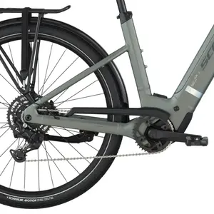 A Bicicleta Elétrica SCOTT Sub Sport 30 tem Quadro em Alloy, Transmissão Shimano CUES 9 VL,  um motor Bosch Perf PX e uma bateria de 540 Wh.