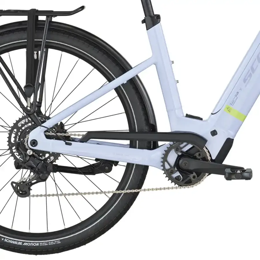 A Bicicleta Elétrica SCOTT Sub Sport 30 tem Quadro em Alloy, Transmissão Shimano CUES 9 VL,  um motor Bosch Perf PX e uma bateria de 540 Wh.