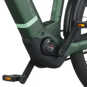 A Bicicleta Elétrica SCOTT Sub Tour 10 Wave tem Quadro em Alloy, um motor Bosch Perf PX  e uma bateria de 800 Wh.
