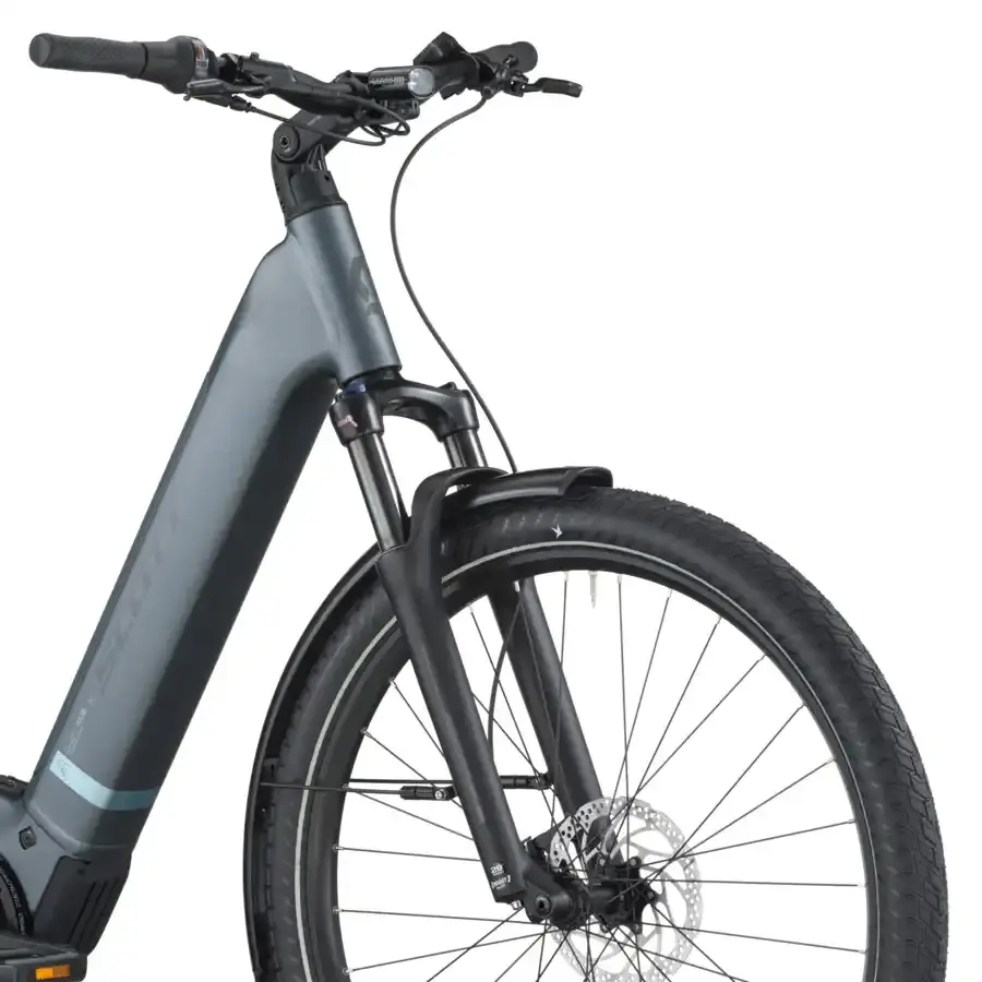 A Bicicleta Elétrica SCOTT Sub Tour 20 Wave tem Quadro em Alloy, um motor Bosch Perf PX e uma bateria de 600 Wh.