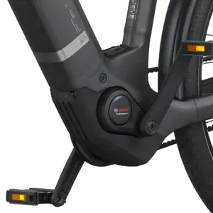 A Bicicleta Elétrica SCOTT Sub Tour 30 Wave tem Quadro em Alloy, um motor Bosch Perf PX e uma bateria de 540 Wh.