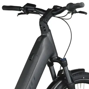 A Bicicleta Elétrica SCOTT Sub Tour 30 Wave tem Quadro em Alloy, um motor Bosch Perf PX e uma bateria de 540 Wh.
