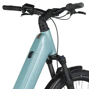 A Bicicleta Elétrica SCOTT Sub Tour 30 Wave tem Quadro em Alloy, um motor Bosch Perf PX e uma bateria de 540 Wh.