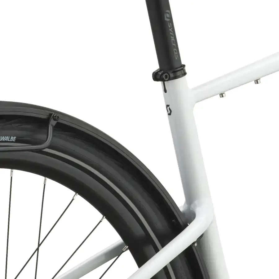 BICICLETA ELÉTRICA SCOTT SWEEP 10 SCOTT SWEEP 10: urbana rápida para tornar deslocações curtas mais leves e agradáveis, com agilidade e fluidez. Condução natural e vontade de pedalar mais.