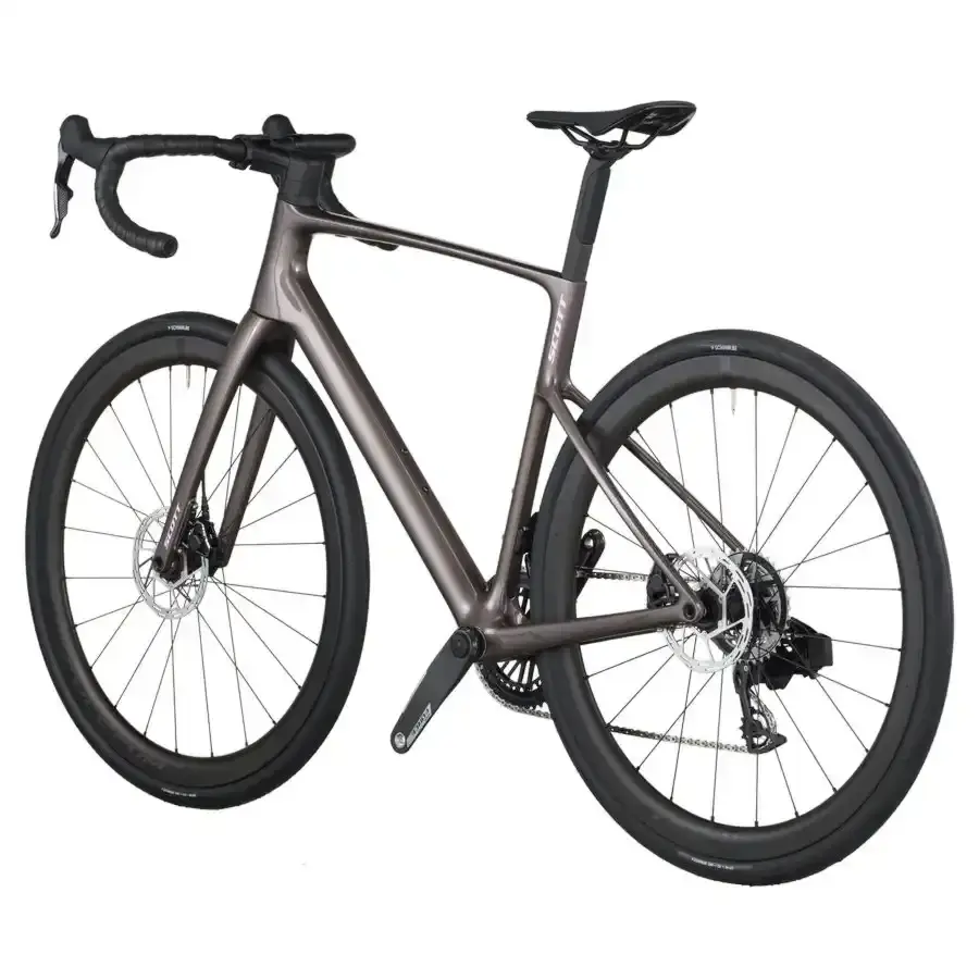 A Bicicleta SCOTT Addict 10 tem Quadro Addict RC em Carbono HMX e Transmissão SRAM FORCE AXS Disc 24 VL.