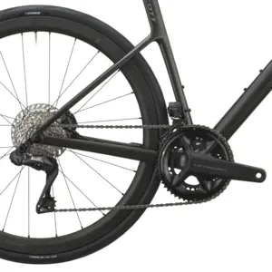 BICICLETA SCOTT ADDICT 20 Bicicleta SCOTT Addict 20 com quadro Addict Carbono HMF e forqueta Addict Carbono HMF. Ideal para estrada, com desempenho, conforto e controlo SCOTT MY26.