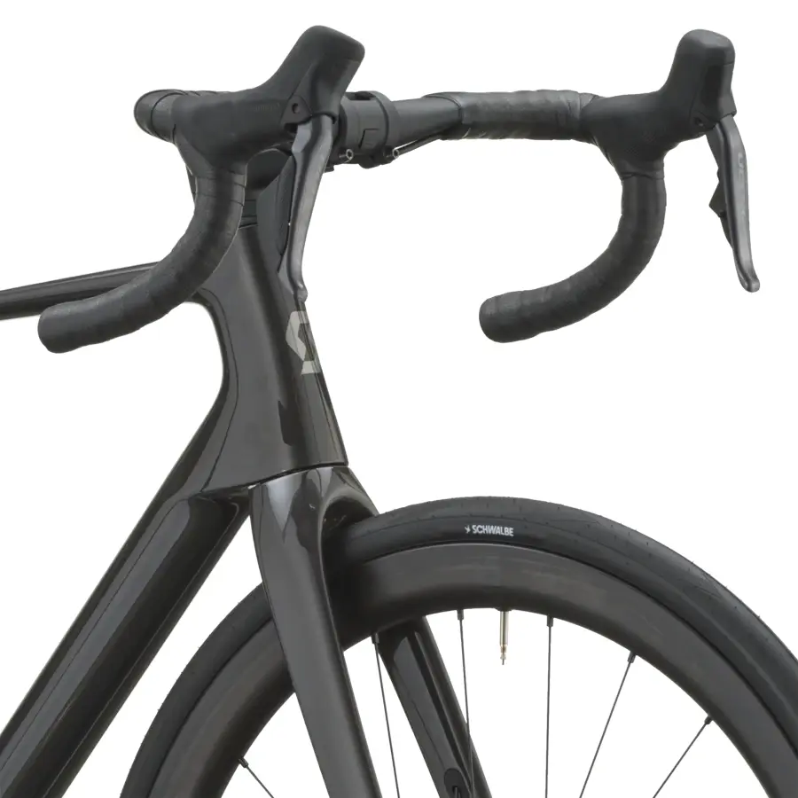BICICLETA SCOTT ADDICT 20 Bicicleta SCOTT Addict 20 com quadro Addict Carbono HMF e forqueta Addict Carbono HMF. Ideal para estrada, com desempenho, conforto e controlo SCOTT MY26.