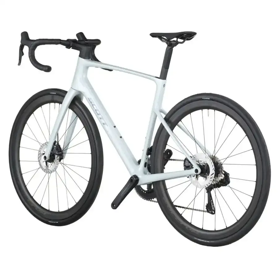 A Bicicleta SCOTT Addict 20 tem Quadro Addict RC Carbono HMF e Transmissão Shimano Ultegra Di2 Disc 24 VL.