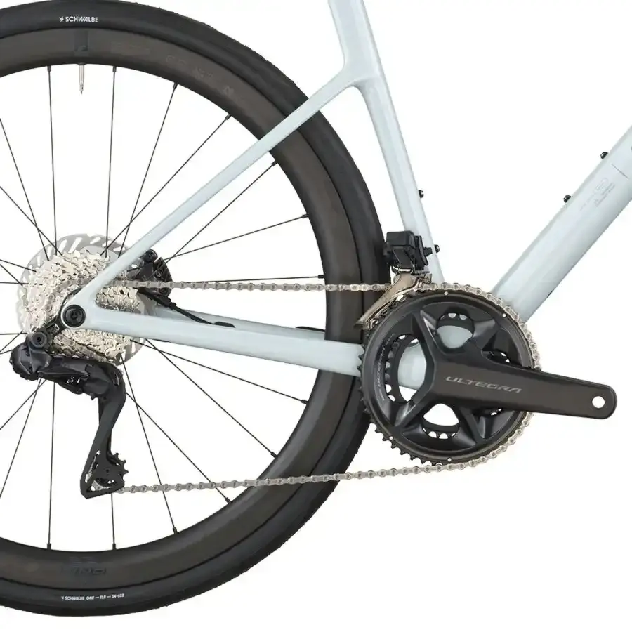 A Bicicleta SCOTT Addict 20 tem Quadro Addict RC Carbono HMF e Transmissão Shimano Ultegra Di2 Disc 24 VL.