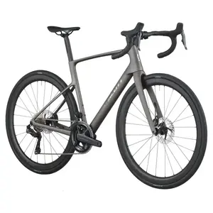 A Bicicleta SCOTT Addict 20 tem Quadro Addict RC Carbono HMF e Transmissão Shimano Ultegra Di2 Disc 24 VL.