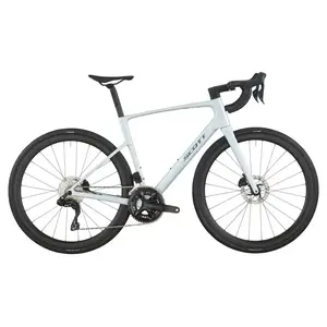 A Bicicleta SCOTT Addict 30 tem Quadro Addict RC em Carbono HMF e Transmissão Shimano 105 Di2 Disc 24 VL.