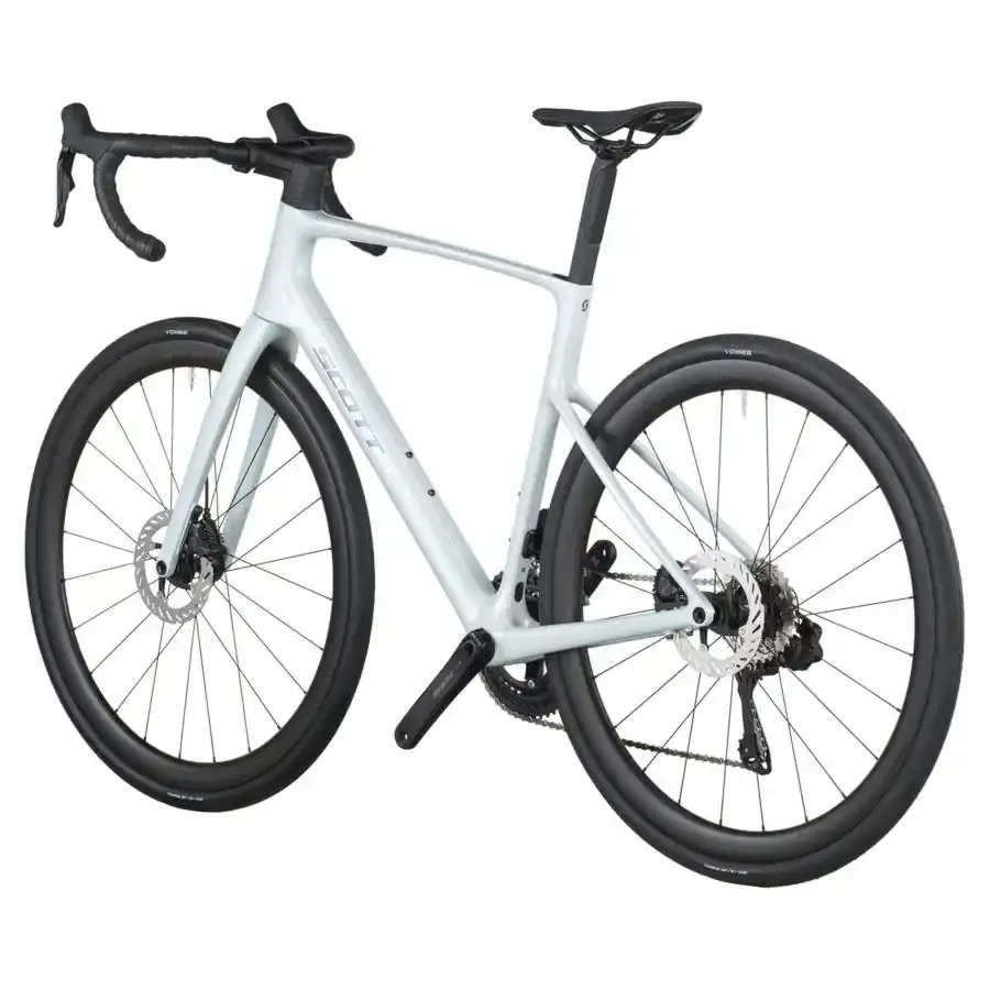 A Bicicleta SCOTT Addict 30 tem Quadro Addict RC em Carbono HMF e Transmissão Shimano 105 Di2 Disc 24 VL.