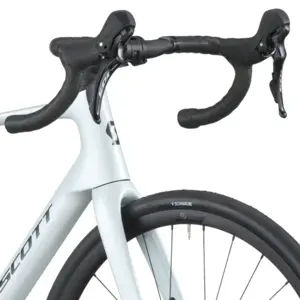 BICICLETA SCOTT ADDICT 50 exposição Bicicleta SCOTT Addict 50 DE EXPOSIÇÃO com quadro Addict Carbono HMF e forqueta Addict Carbono HMF. Ideal para estrada, com desempenho, conforto e controlo SCOTT MY26.