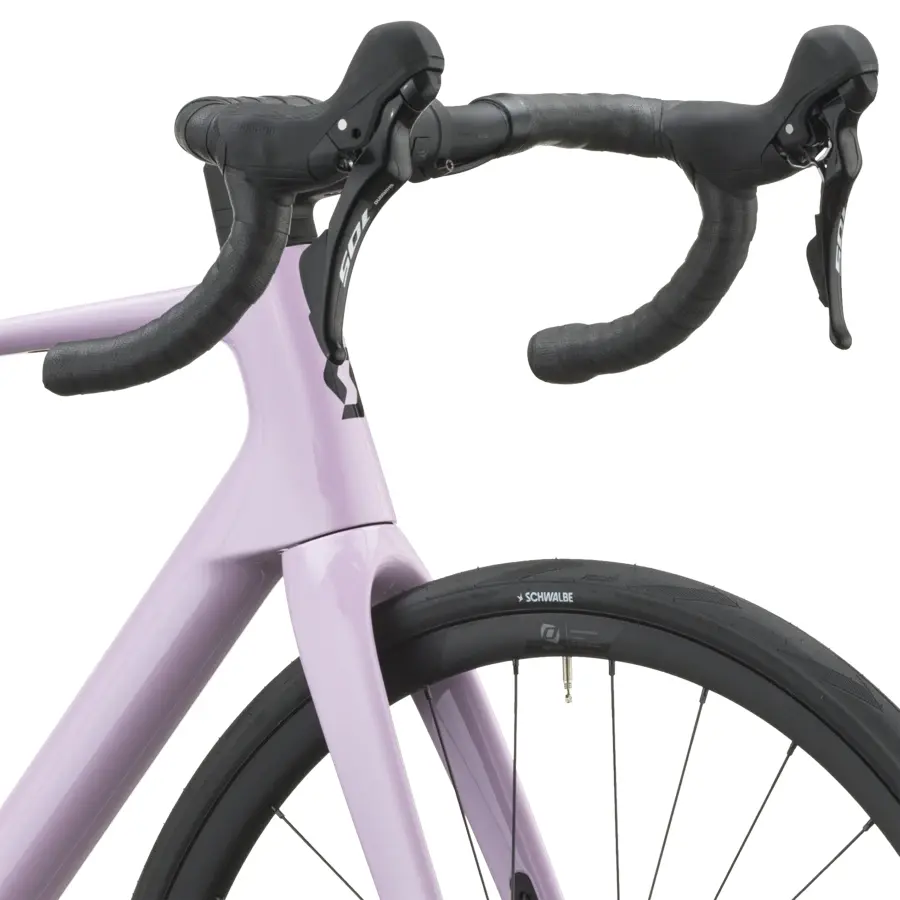 BICICLETA SCOTT ADDICT 50 Bicicleta SCOTT Addict 50 com quadro Addict Carbono HMF e forqueta Addict Carbono HMF. Ideal para estrada, com desempenho, conforto e controlo SCOTT MY26.