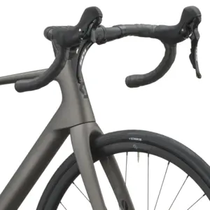 BICICLETA SCOTT ADDICT 50 Bicicleta SCOTT Addict 50 com quadro Addict Carbono HMF e forqueta Addict Carbono HMF. Ideal para estrada, com desempenho, conforto e controlo SCOTT MY26.
