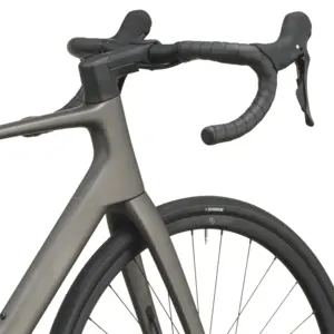 BICICLETA SCOTT ADDICT 50 Bicicleta SCOTT Addict 50 com quadro Addict Carbono HMF e forqueta Addict Carbono HMF. Ideal para estrada, com desempenho, conforto e controlo SCOTT MY26.