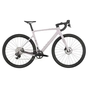 A Bicicleta SCOTT Addict Gravel 30 tem desempenho progressivo, maior controlo e suporte, é a bicicleta perfeita para qualquer terreno e aventura.