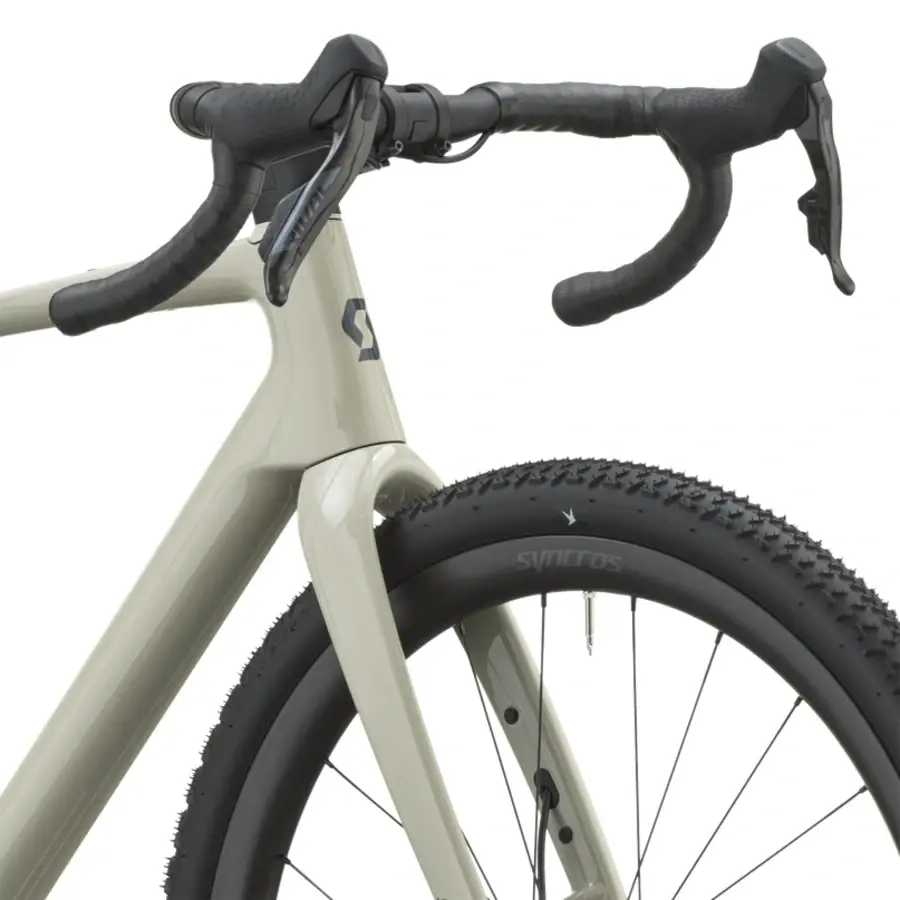 BICICLETA SCOTT ADDICT GRAVEL 30 SCOTT ADDICT GRAVEL 30: gravel rápido com foco em liberdade e conforto, para sair do asfalto, manter ritmo e explorar sem olhar ao mapa Com fluidez e confiança.