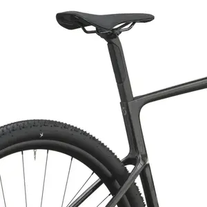 SCOTT ADDICT GRAVEL 40: gravel rápido com foco em liberdade e conforto, para sair do asfalto, manter ritmo e explorar sem olhar ao mapa Com fluidez e confiança.