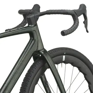SCOTT ADDICT GRAVEL PREMIUM: gravel rápido com foco em liberdade e conforto, para sair do asfalto, manter ritmo e explorar sem olhar ao mapa. Com prazer.