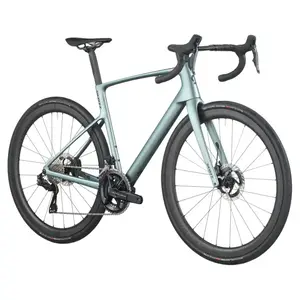 A Bicicleta SCOTT Addict Premium desafia a gravidade e eleva o desempenho com o seu Quadro Addict RC Carbono HMX e Transmissão Shimano Dura Ace Di2 Disc 24 VL.