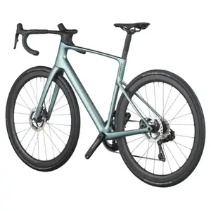 A Bicicleta SCOTT Addict Premium desafia a gravidade e eleva o desempenho com o seu Quadro Addict RC Carbono HMX e Transmissão Shimano Dura Ace Di2 Disc 24 VL.