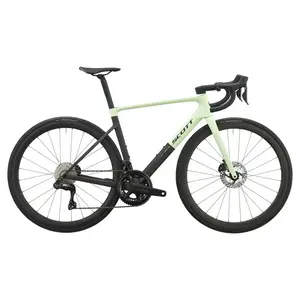 SCOTT ADDICT RC 20: estrada de performance com foco em leveza e eficiência, para subir forte, acelerar cedo e manter velocidade em ritmo alto. Mais controlo.