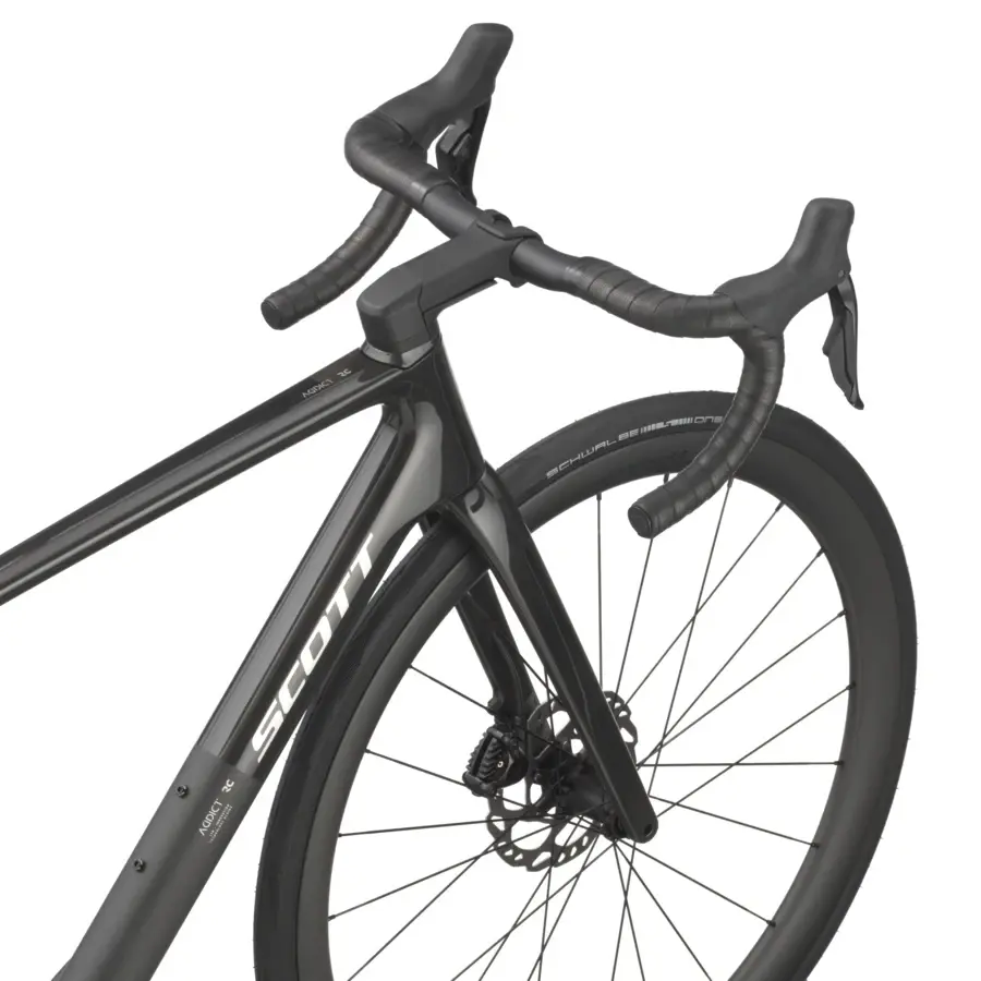 A Bicicleta SCOTT Addict RC 30 eleva o desempenho com o seu Quadro Addict RC em Carbono HMX e Transmissão Shimano 105 Di2 Disc 24 VL.