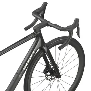 A Bicicleta SCOTT Addict RC 30 eleva o desempenho com o seu Quadro Addict RC em Carbono HMX e Transmissão Shimano 105 Di2 Disc 24 VL.