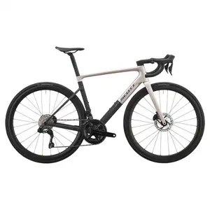 BICICLETA SCOTT ADDICT RC 30 SCOTT ADDICT RC 30: estrada de performance com foco em leveza e eficiência, para subir forte, acelerar cedo e manter velocidade em ritmo alto. Mais liberdade.