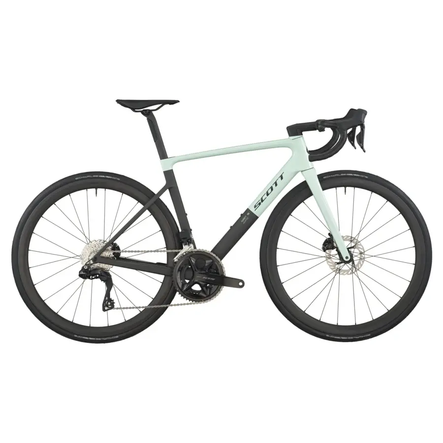 A Bicicleta SCOTT Addict RC 30 desafia a gravidade e eleva o desempenho, esta é a nossa bicicleta de corrida de fábrica mais leve de sempre.