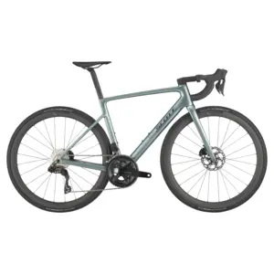 A Bicicleta SCOTT Addict RC 30 eleva o desempenho com o seu Quadro Addict RC em Carbono HMX e Transmissão Shimano 105 Di2 Disc 24 VL.