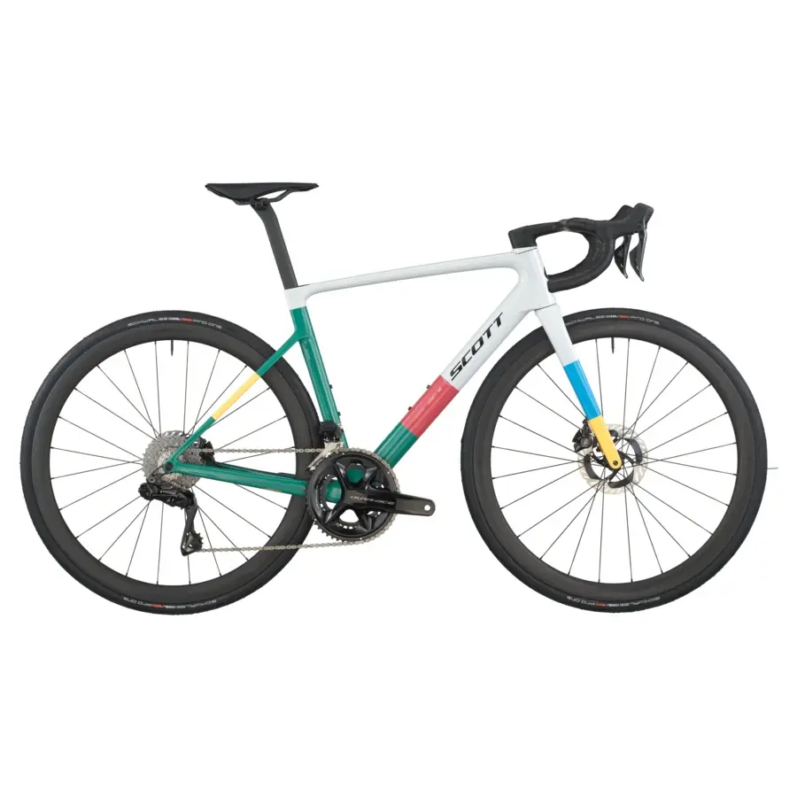 A Bicicleta SCOTT Addict RC Pro eleva o desempenho com o seu Quadro Addict RC em Carbono HMX e Transmissão Shimano Dura-Ace Di2 Disc 24 VL.